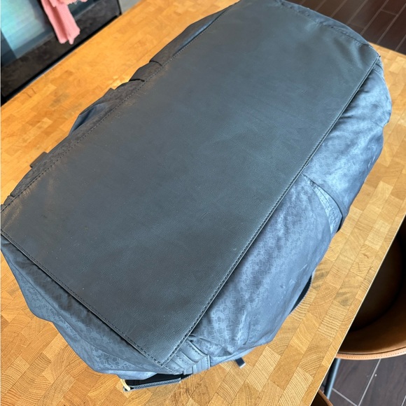 LULULEMON Urban Warrior Duffel Bag - Picture 4 of 8